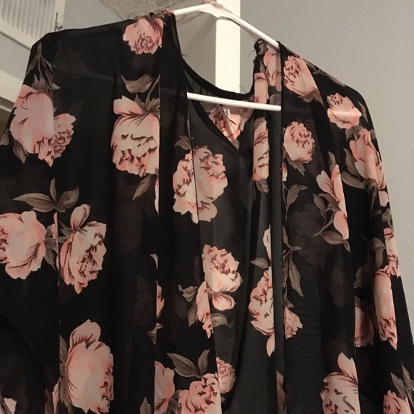 Black Peach Floral Cover Shawl Sheer - Picture 2 of 3